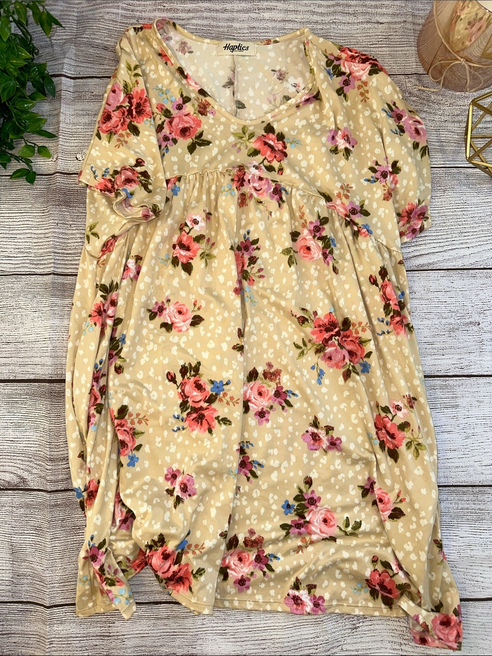 Short floral dress with pockets bought from boutique